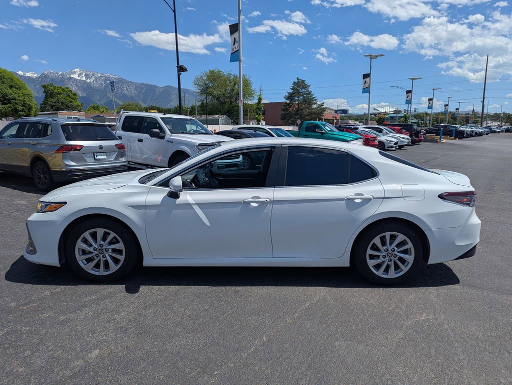 Used 2023 Toyota Camry LE FWD image 8