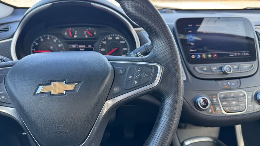 Used 2023 Chevrolet Malibu LT image 24