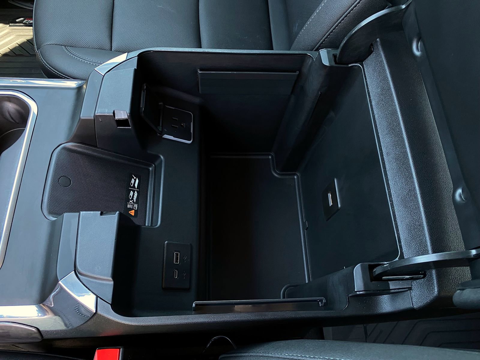 Used 2025 Chevrolet Silverado 2500 LTZ w/ LTZ Plus Package image 20