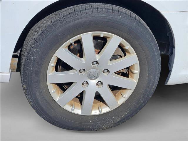 Used 2015 Chrysler Town & Country Touring FWD image 8