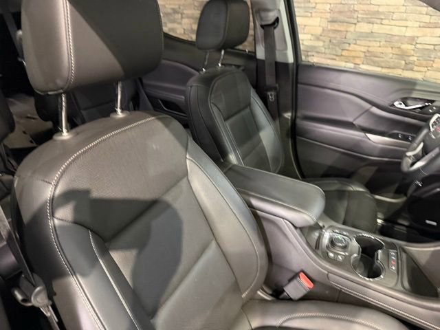 Used 2023 GMC Acadia SLT w/ Elevation Edition image 3