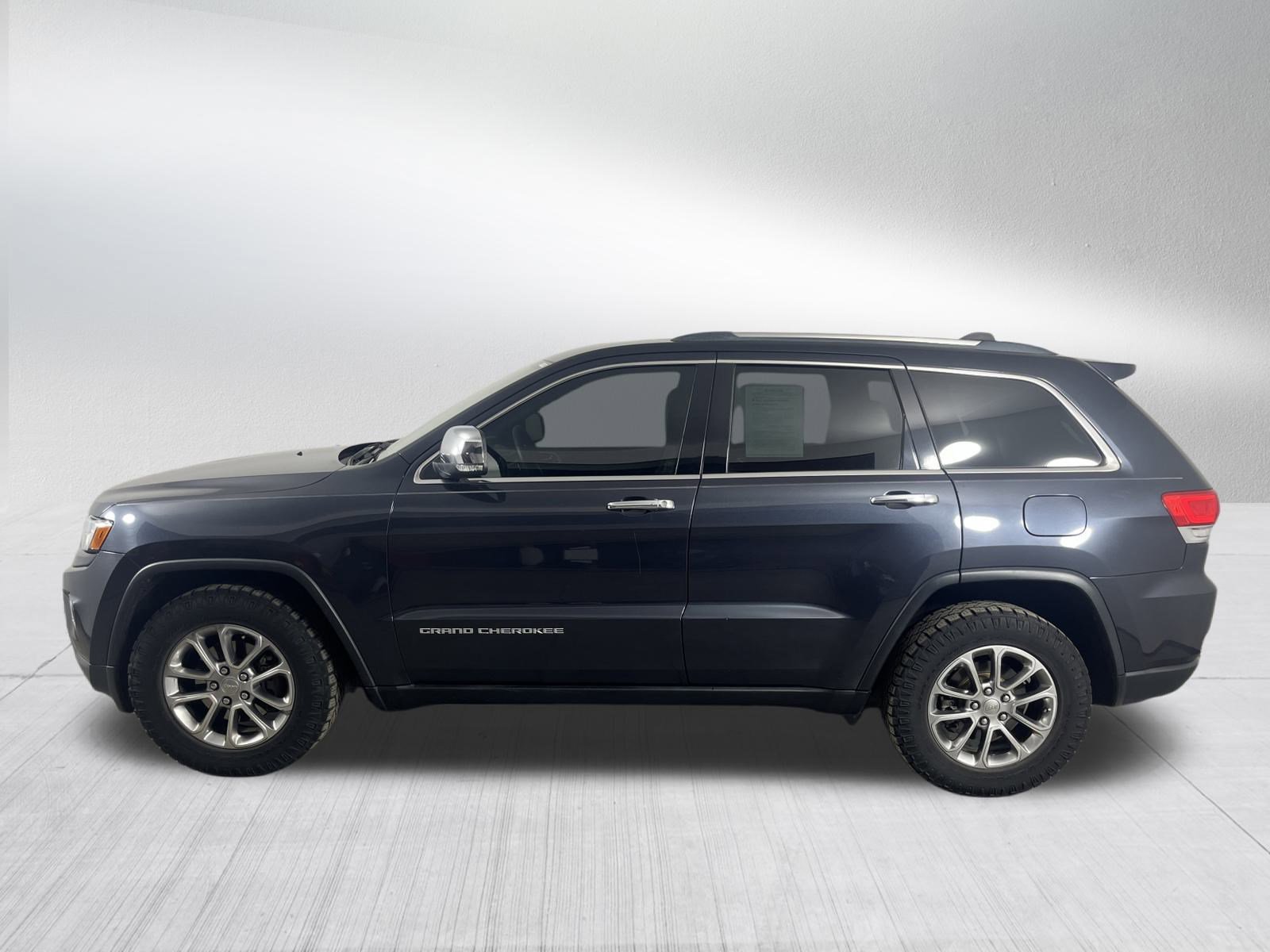 Used 2014 Jeep Grand Cherokee Limited w/ Luxury Group II image 4