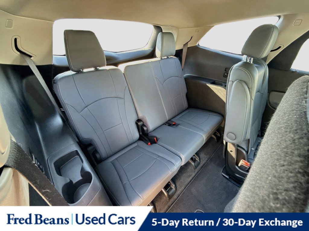 Used 2021 Buick Enclave Essence w/ Sound and Sites Package AWD/4WD image 41