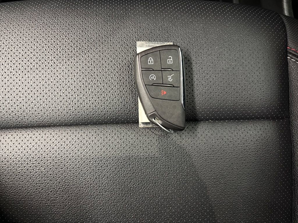 Used 2024 Chevrolet Traverse Z71 w/ Enhanced Driving Package AWD/4WD image 40