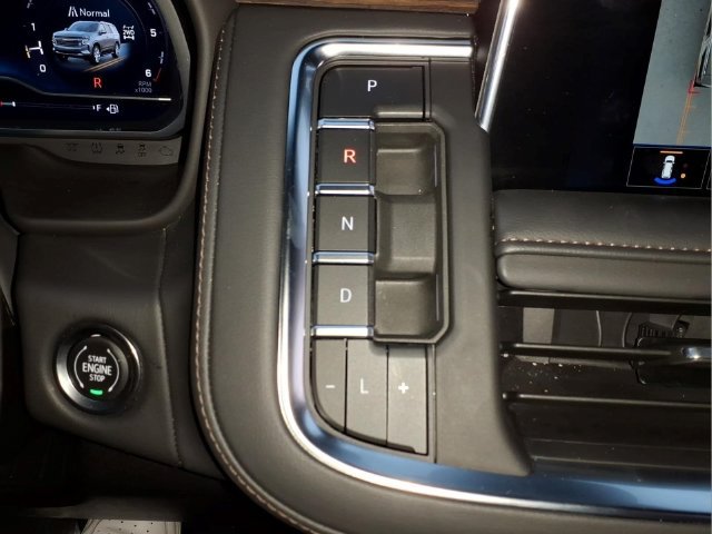 Used 2023 Chevrolet Suburban High Country w/ Premium Package AWD/4WD image 26