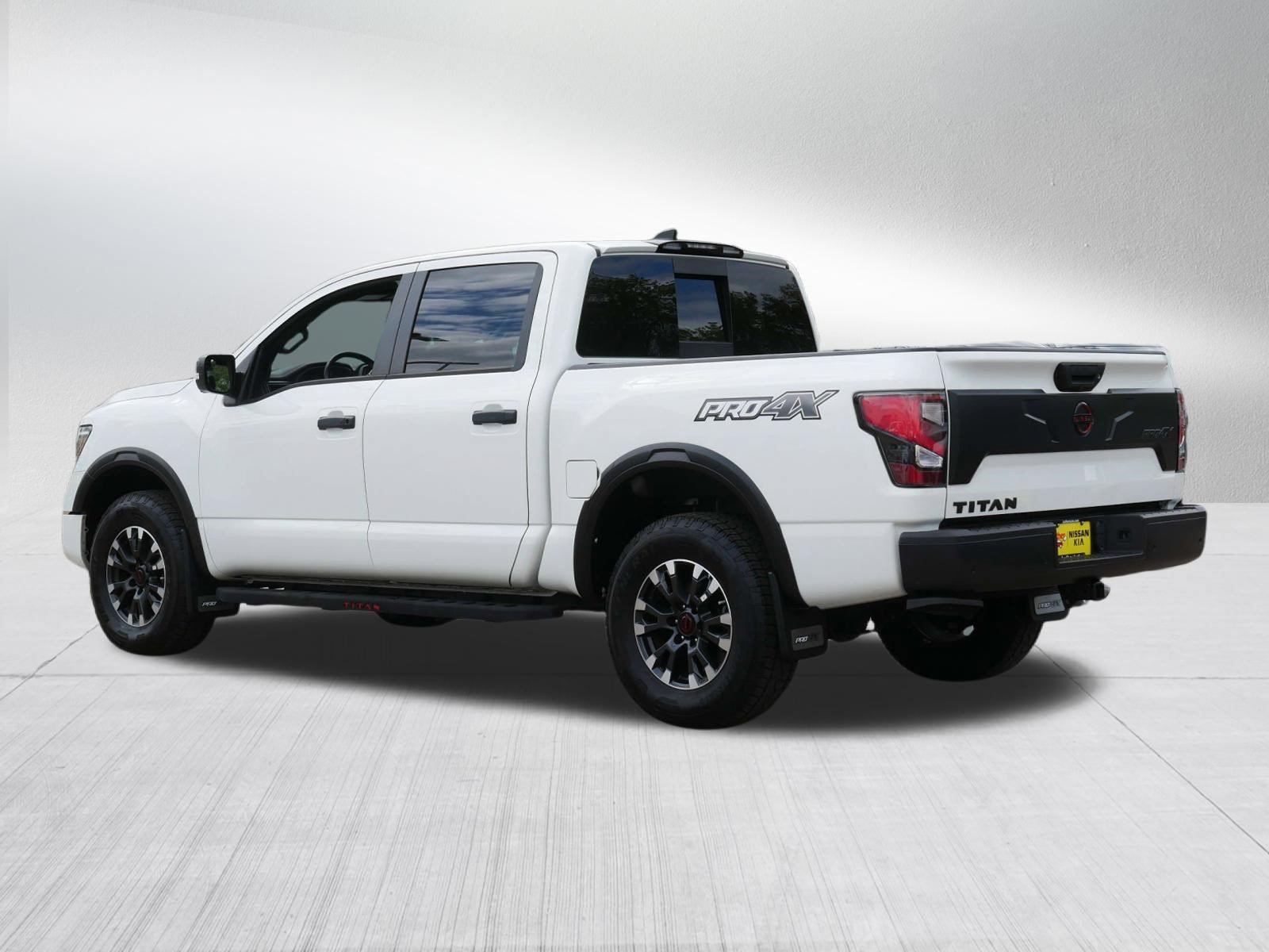 Certified 2024 Nissan Titan PRO-4X w/ Pro-4x Convenience Package AWD/4WD image 5