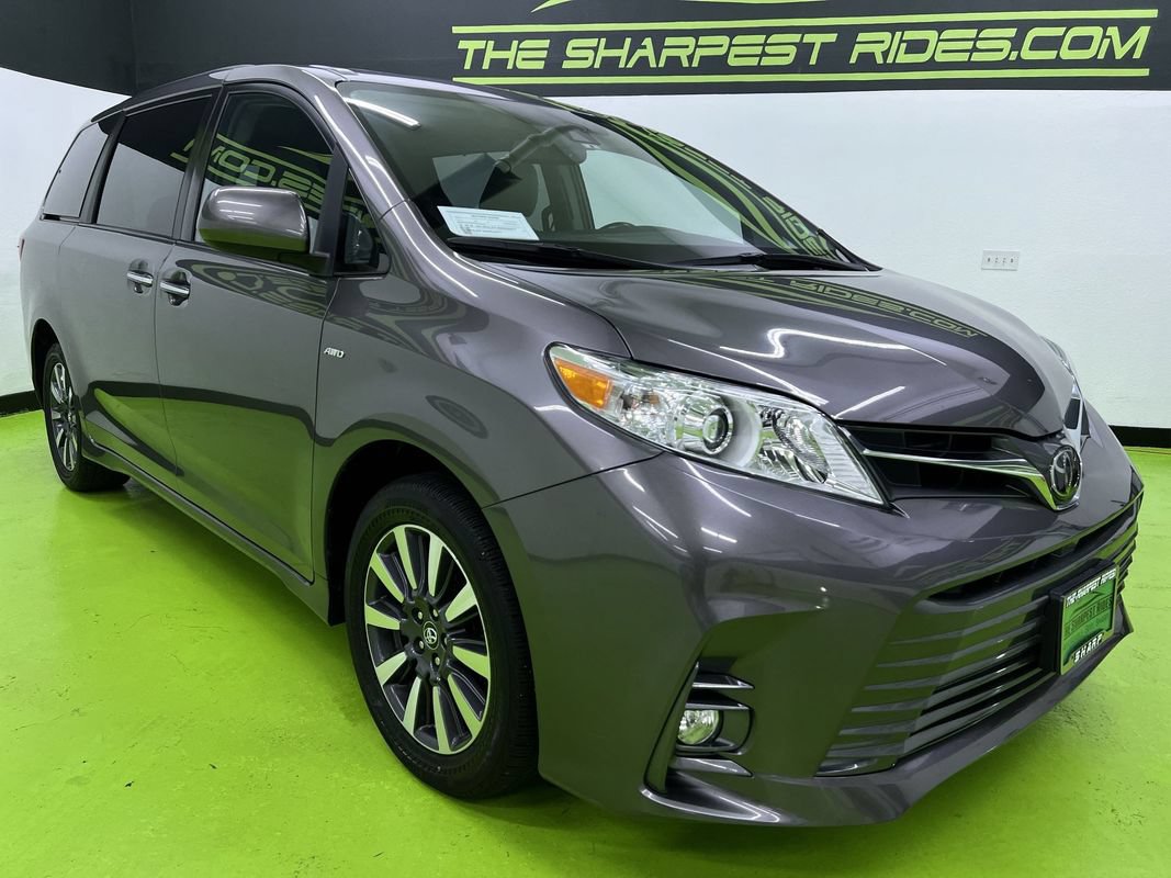 Used 2018 Toyota Sienna XLE w/ XLE Navigation Package AWD/4WD image 2