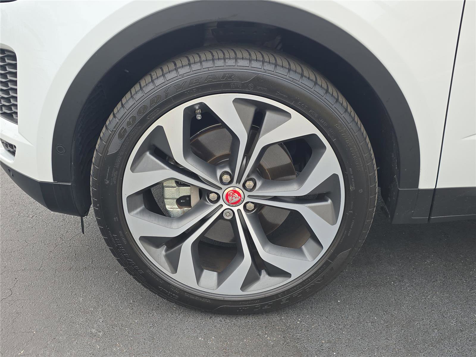 Used 2020 Jaguar E-PACE SE image 9