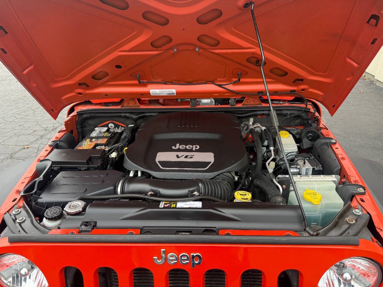 Used 2015 Jeep Wrangler Unlimited Sport w/ Quick Order Package 24S AWD/4WD image 25