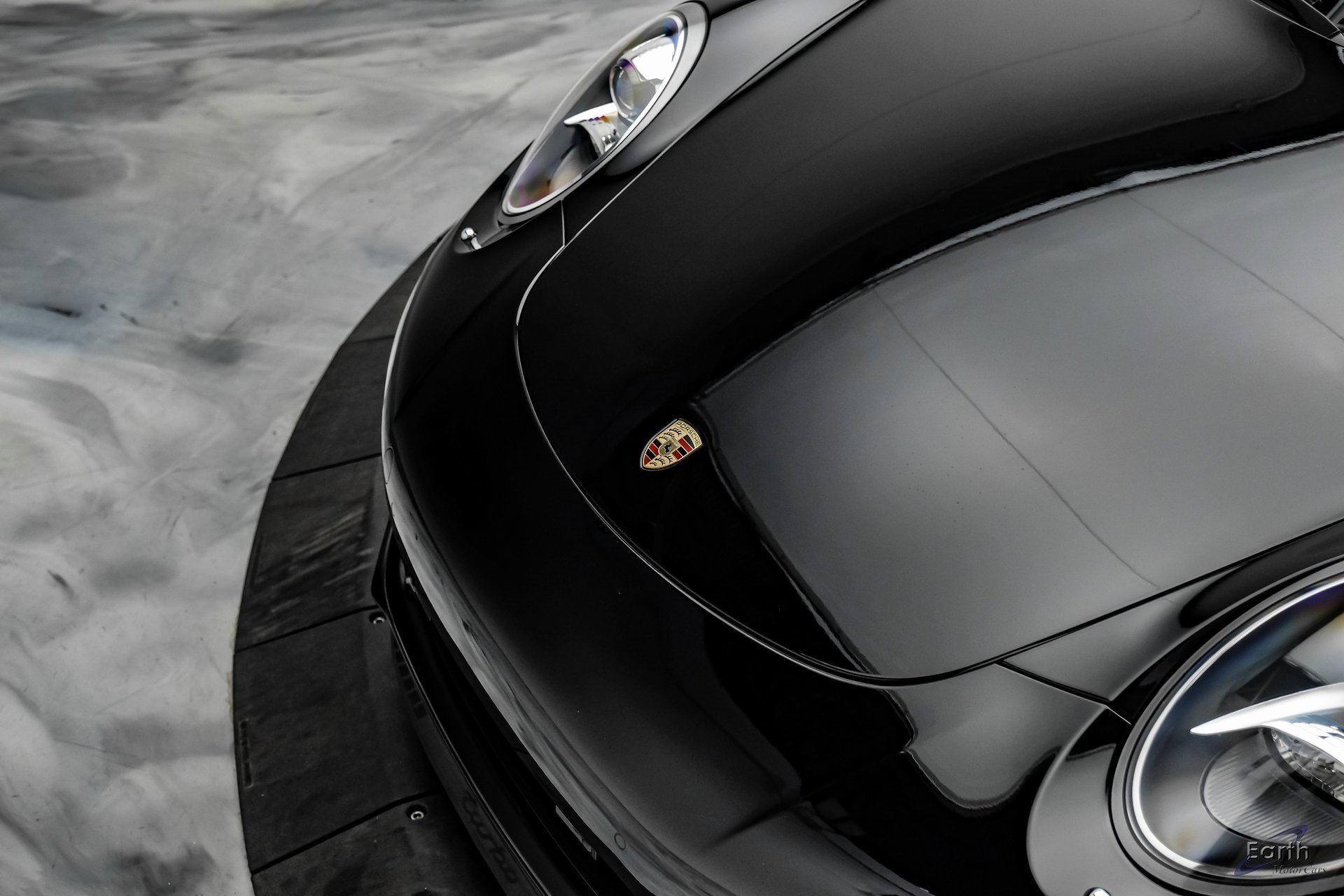 Used 2015 Porsche 911 Turbo image 38