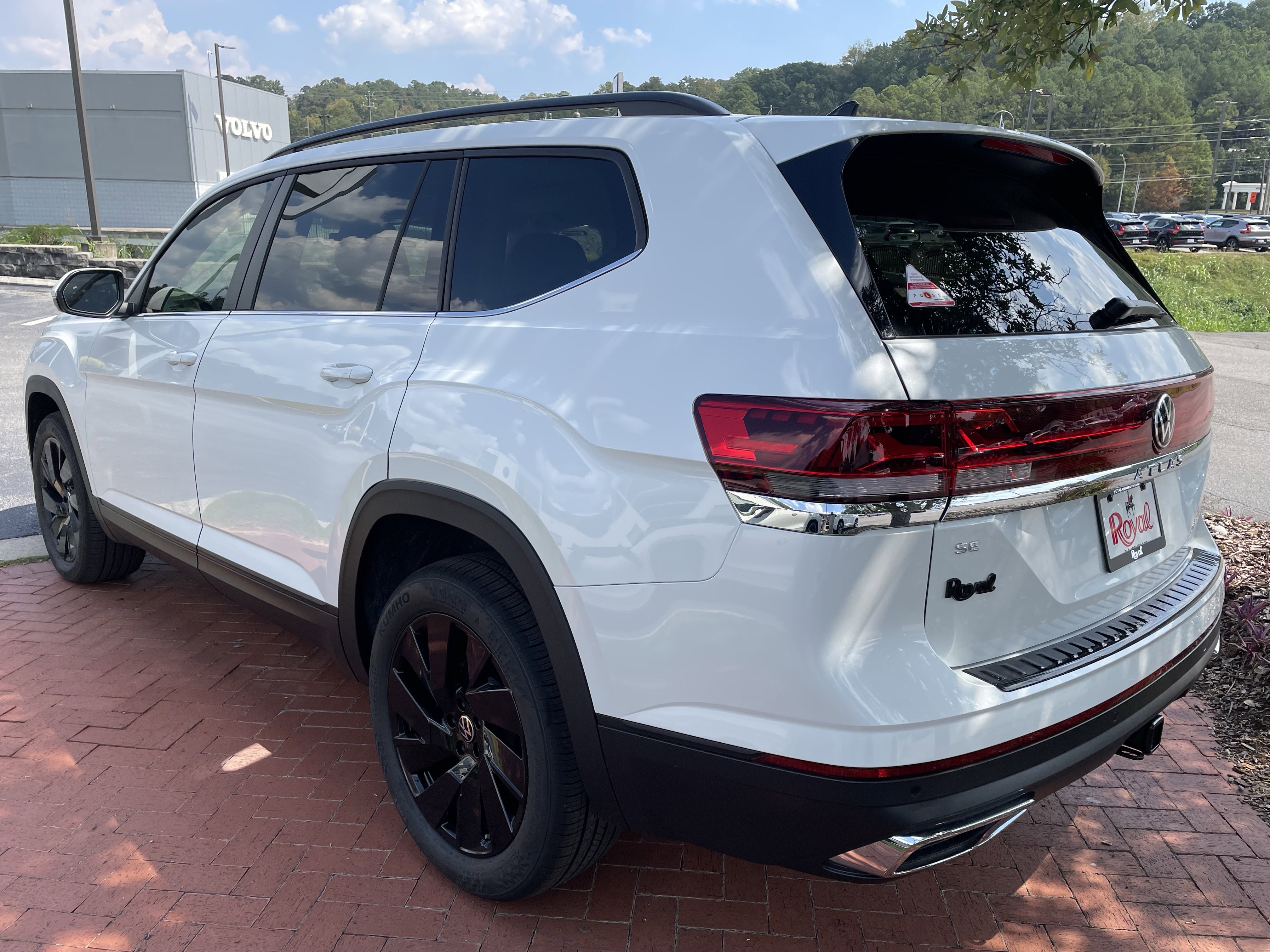 New 2026 Volkswagen Atlas SE image 6