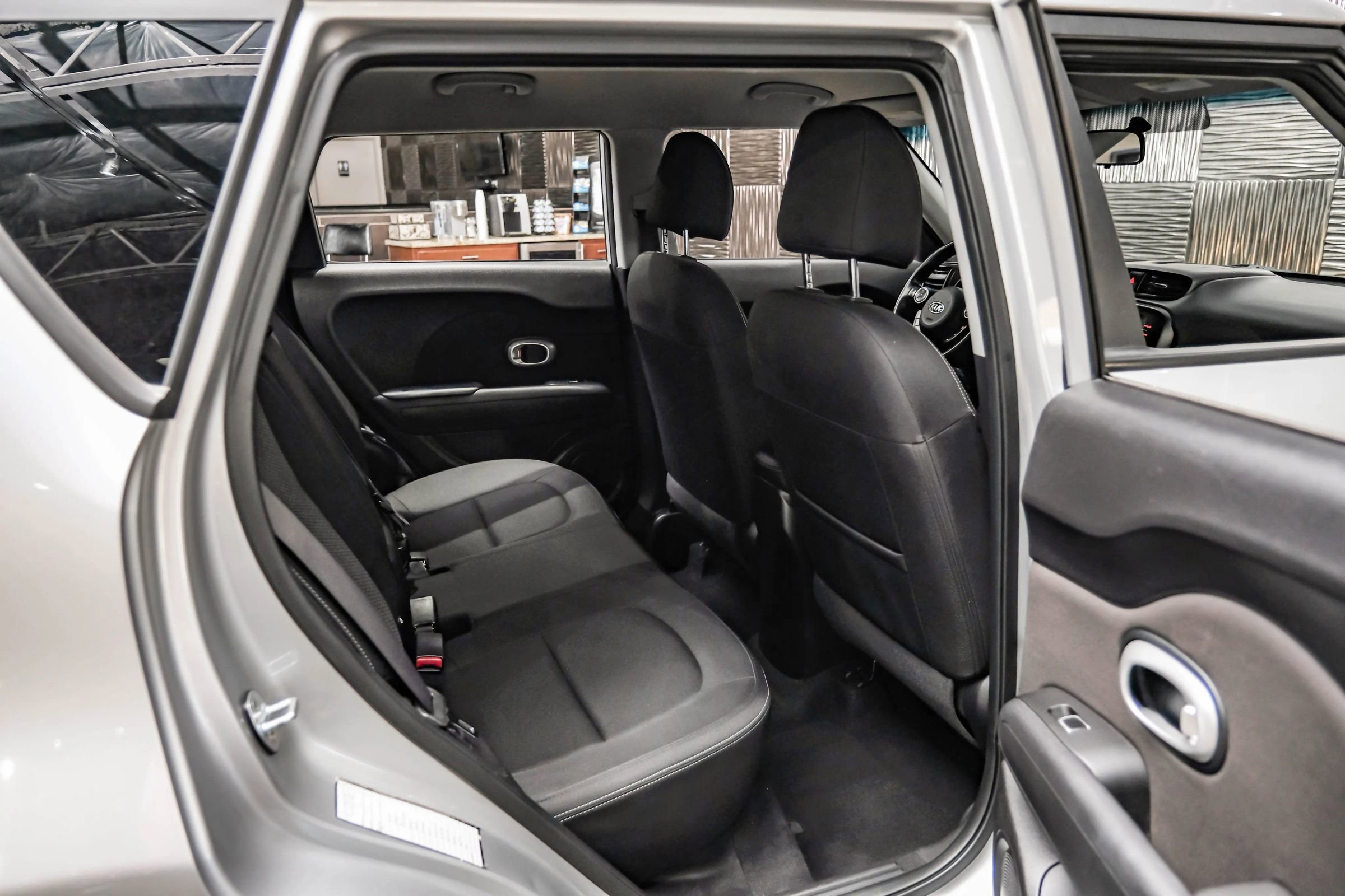 Used 2019 Kia Soul + image 34