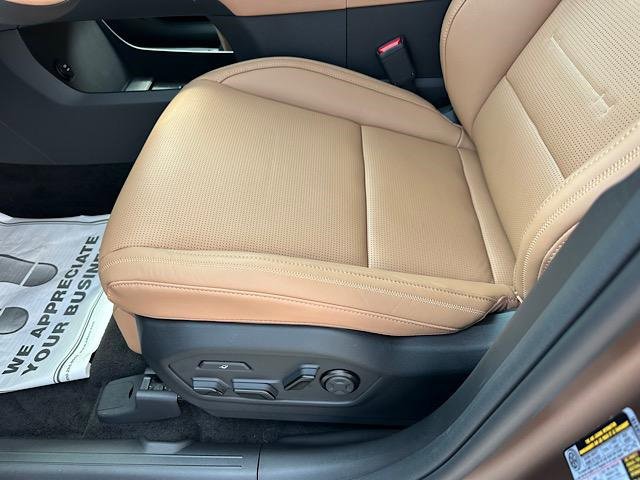 Used 2026 Hyundai Santa Fe Calligraphy image 9