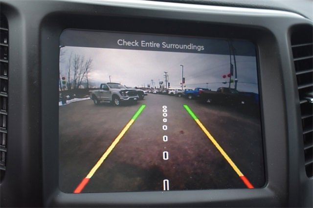 Used 2016 Jeep Cherokee Trailhawk w/ Comfort/Convenience Group image 32