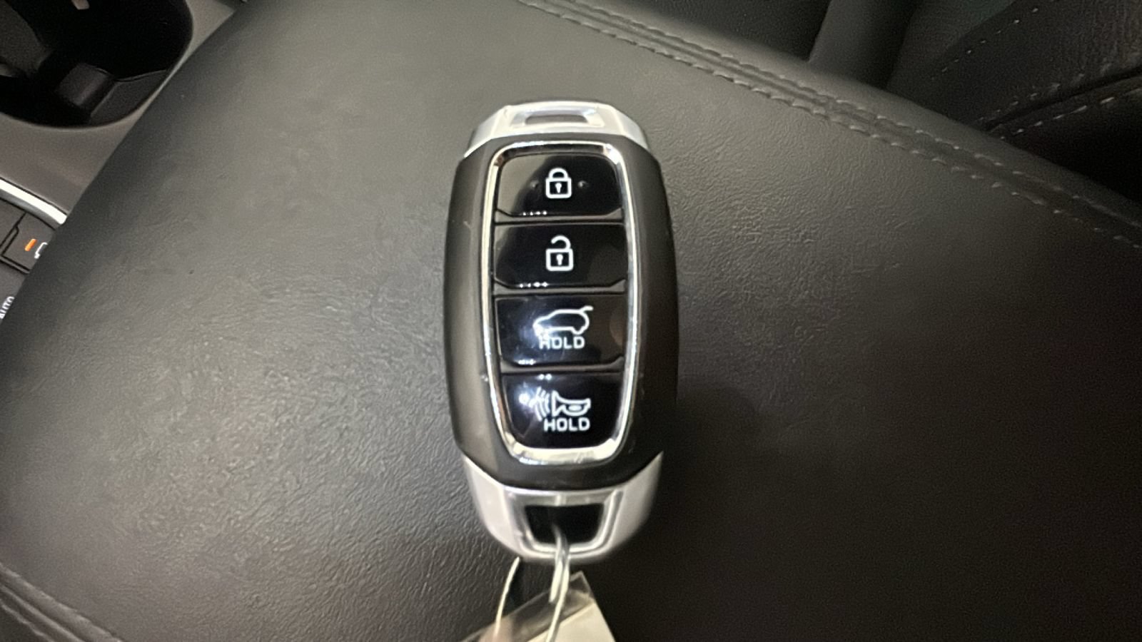 Used 2019 Hyundai Santa Fe AWD image 25