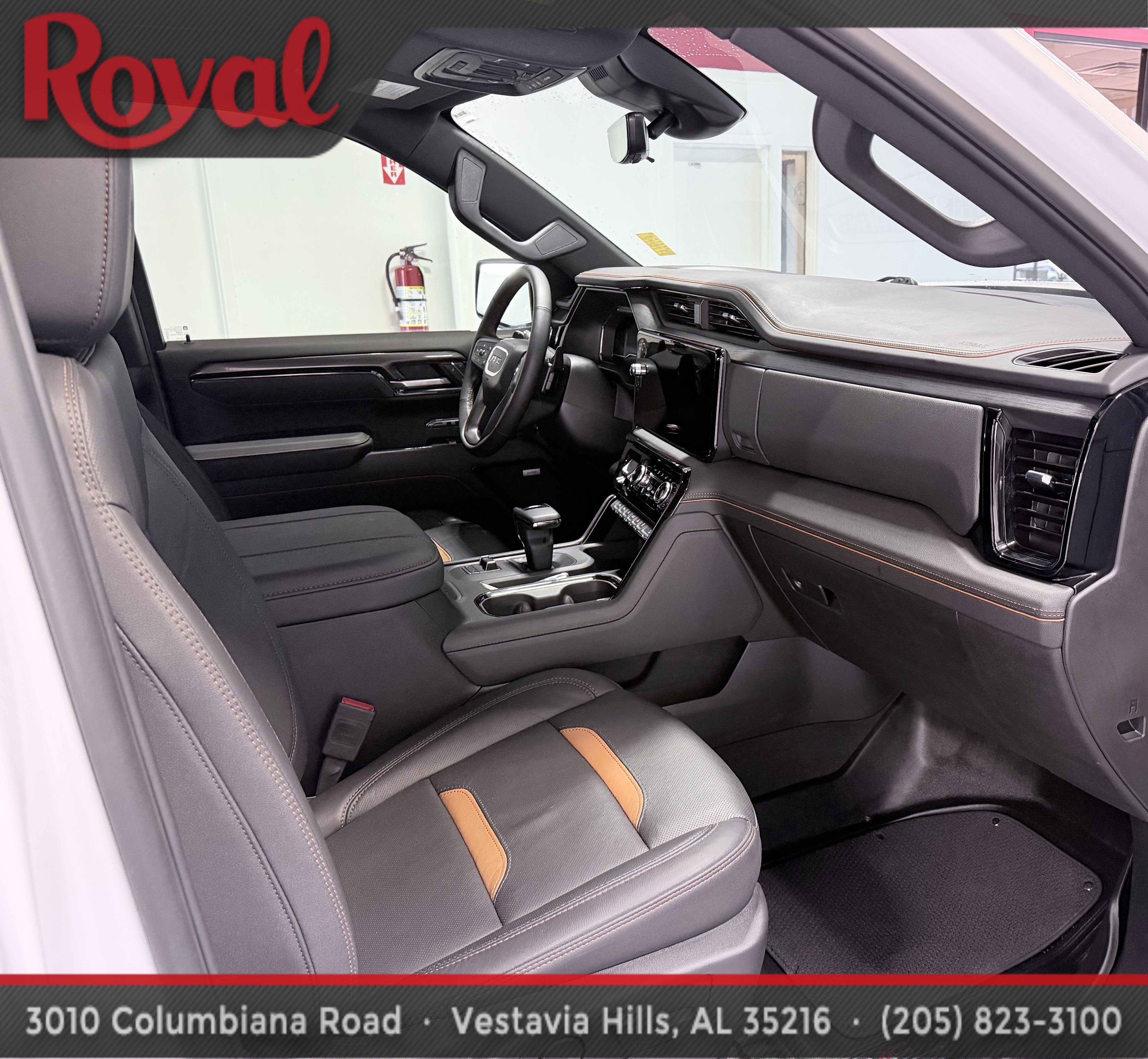 Used 2025 GMC Sierra 1500 AT4 w/ AT4 Premium Package AWD/4WD image 15
