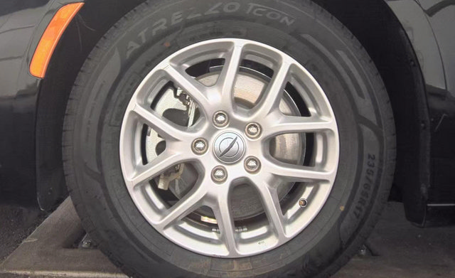 Used 2025 Chrysler Pacifica Select FWD image 3