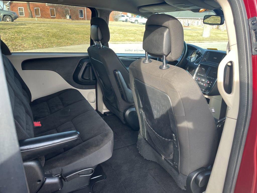 Used 2018 Dodge Grand Caravan SE image 25