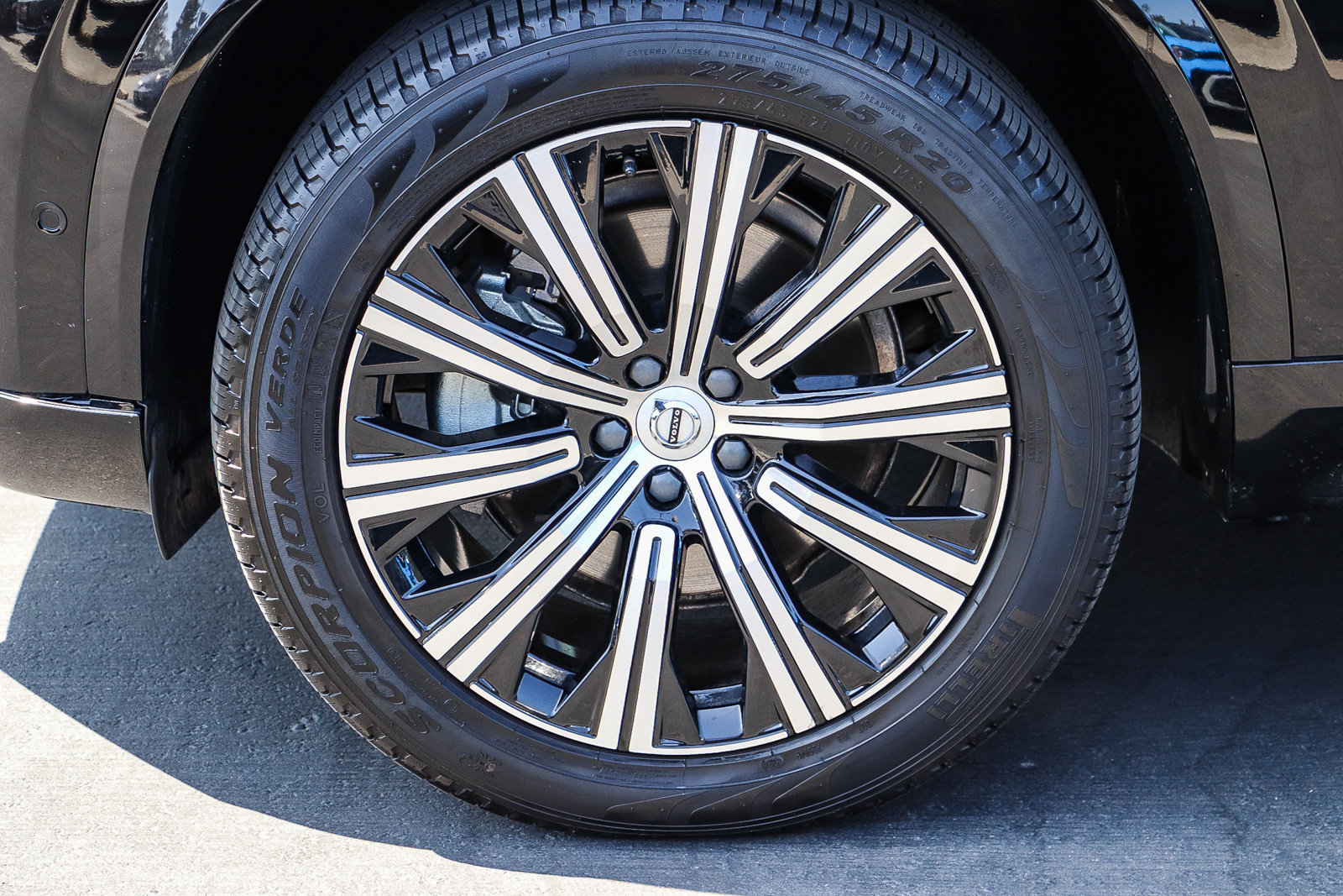 Used 2025 Volvo XC90 B6 Plus AWD/4WD image 11