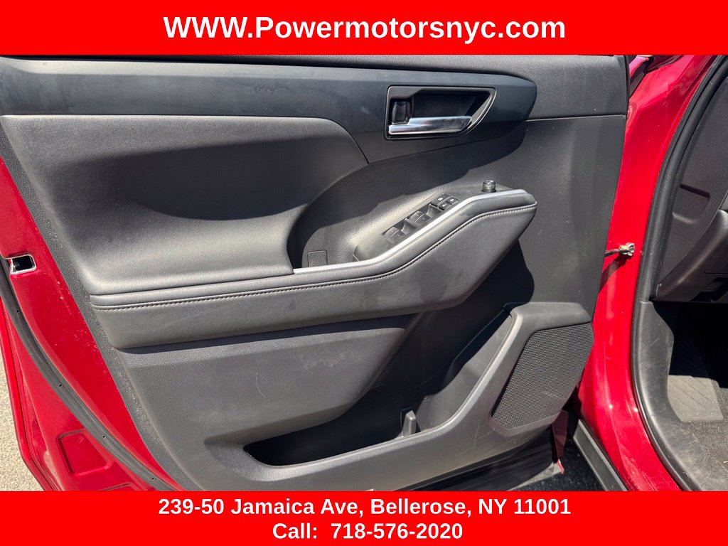 Used 2022 Toyota Highlander XSE FWD image 23