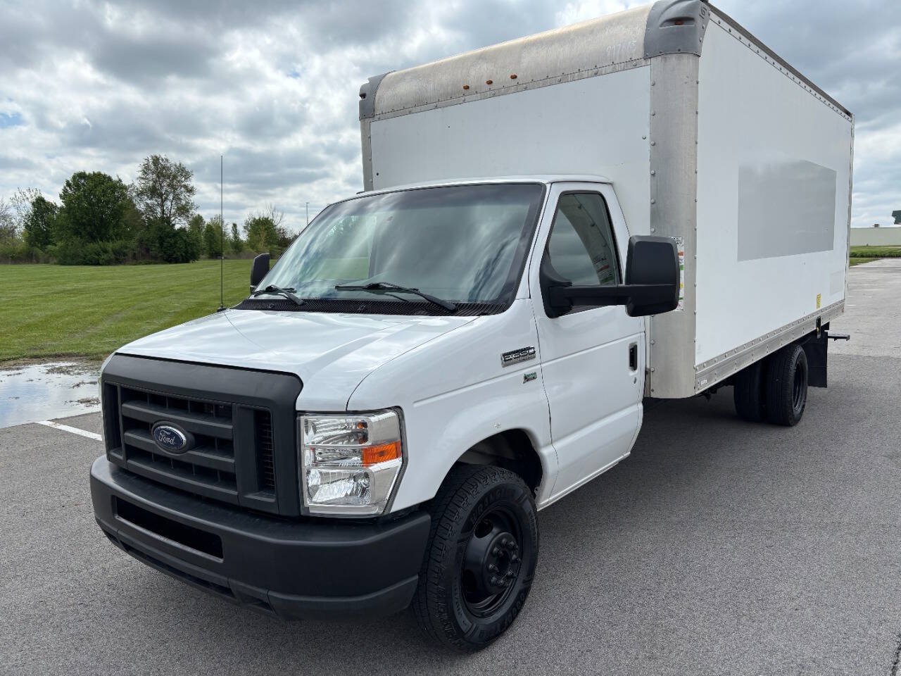Used 2019 Ford E-350 and Econoline 350 Super Duty w/ Power Windows & Locks Group RWD image 3