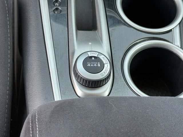 Used 2014 Nissan Pathfinder SV AWD/4WD image 22