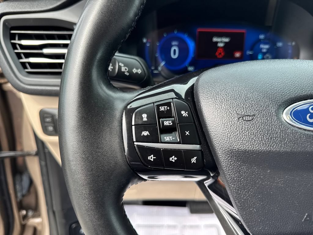 Used 2021 Ford Escape Titanium FWD image 26