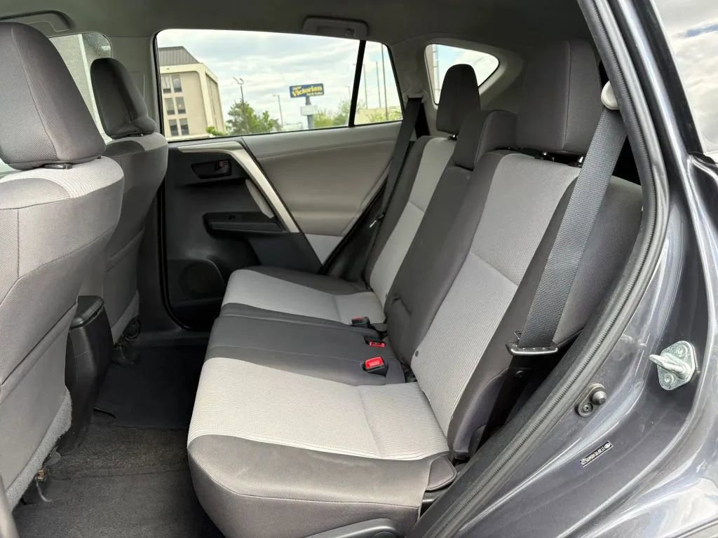 Used 2013 Toyota RAV4 LE AWD/4WD image 18