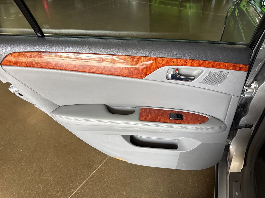 Used 2006 Toyota Avalon XLS image 79