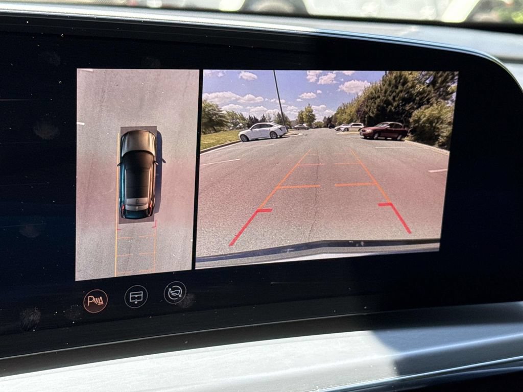 Certified 2024 Cadillac Lyriq Sport AWD/4WD image 34