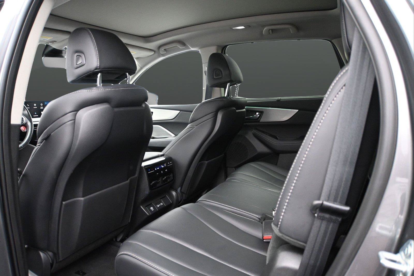 Certified 2024 Acura MDX SH-AWD w/ Technology Package image 10