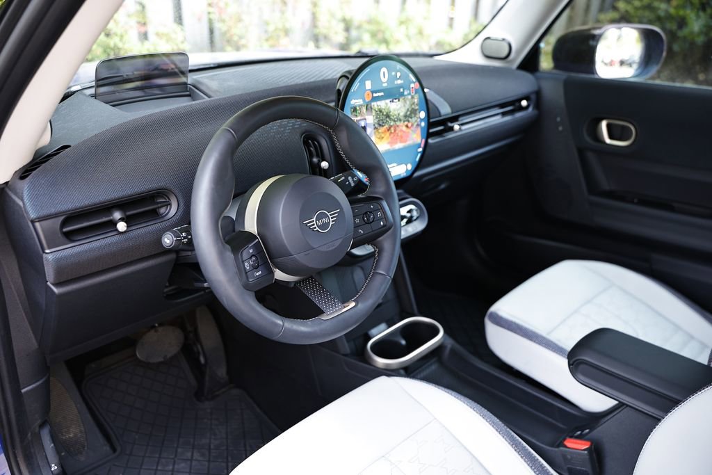 Used 2025 MINI Cooper S FWD image 18