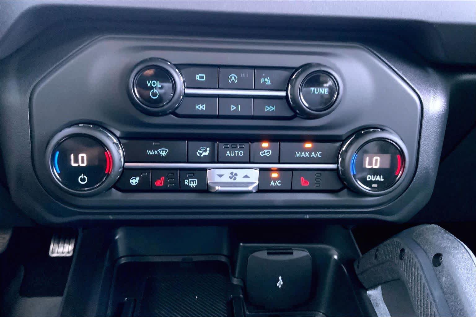 Used 2025 Ford Bronco Raptor AWD/4WD image 30