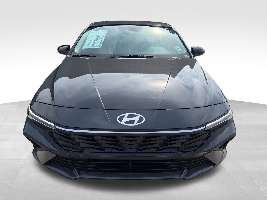 New 2026 Hyundai Elantra SEL Sport FWD image 11