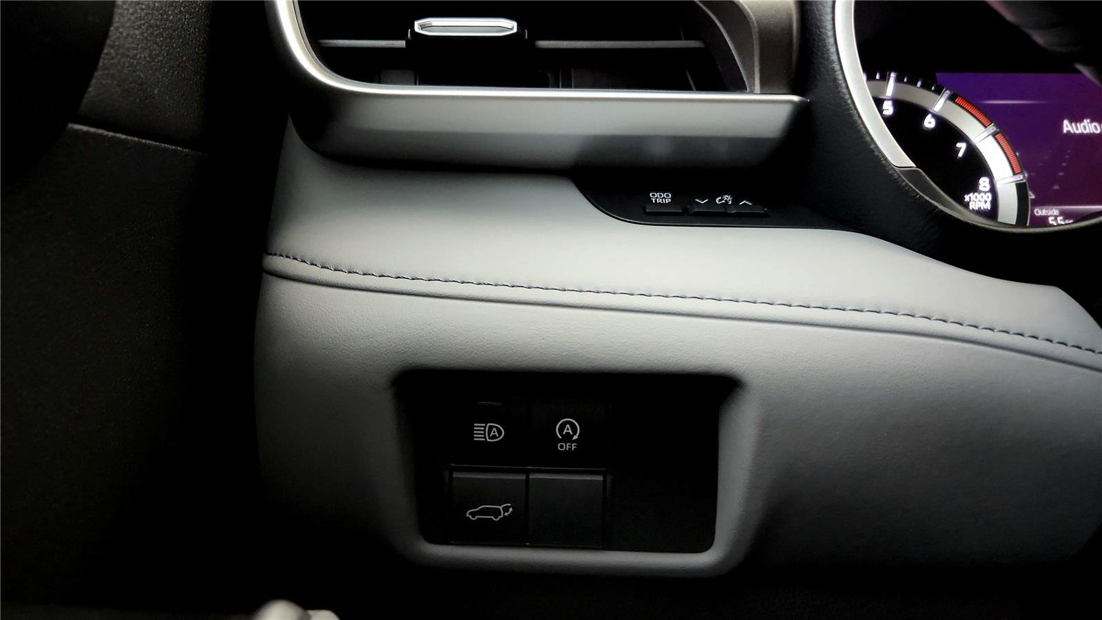 Certified 2023 Toyota Highlander XLE image 27