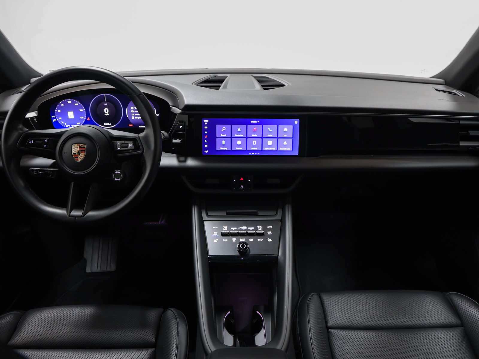 Certified 2025 Porsche Macan Electric RWD image 26
