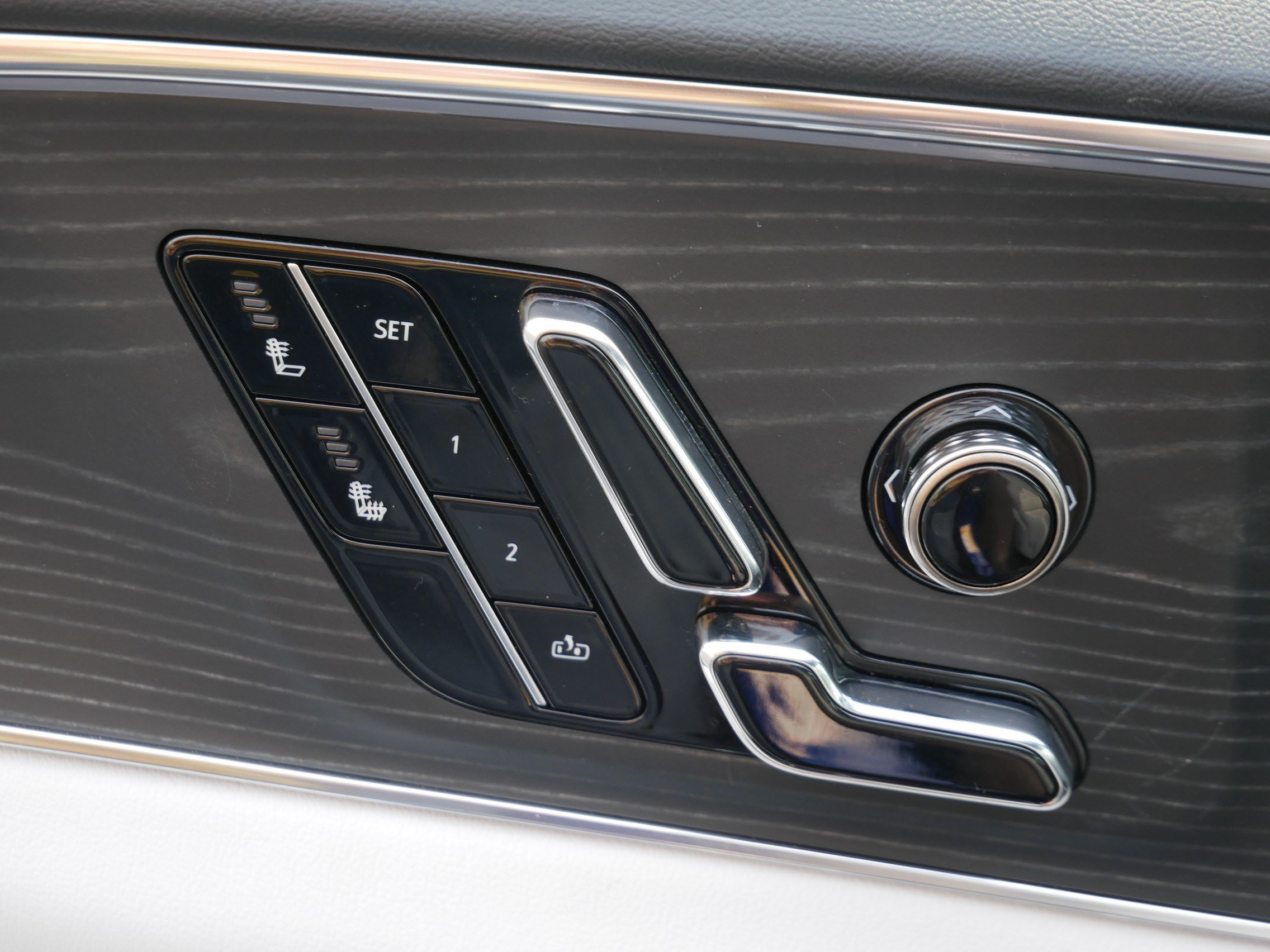 Certified 2024 Cadillac Lyriq Luxury w/ LPO, Floor Liner Package AWD/4WD image 19