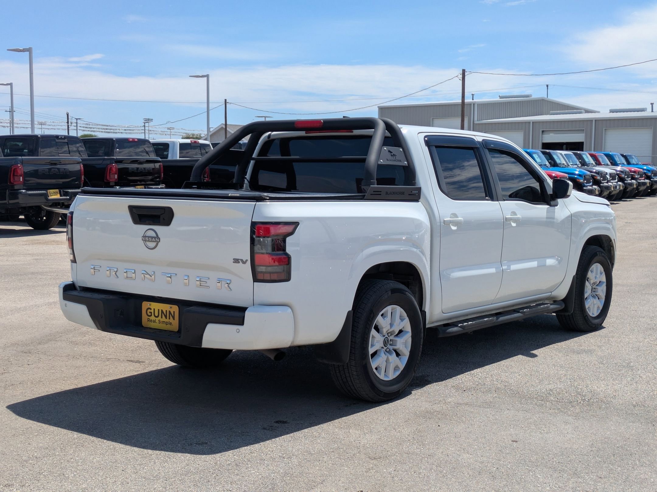 Used 2022 Nissan Frontier SV w/ Technology Package image 3