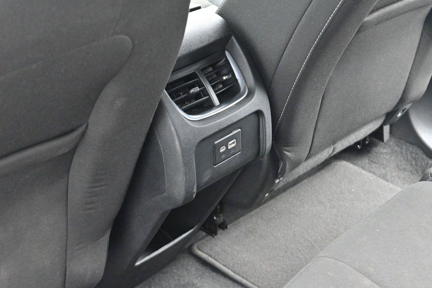 Used 2023 Chevrolet Blazer LT FWD image 28