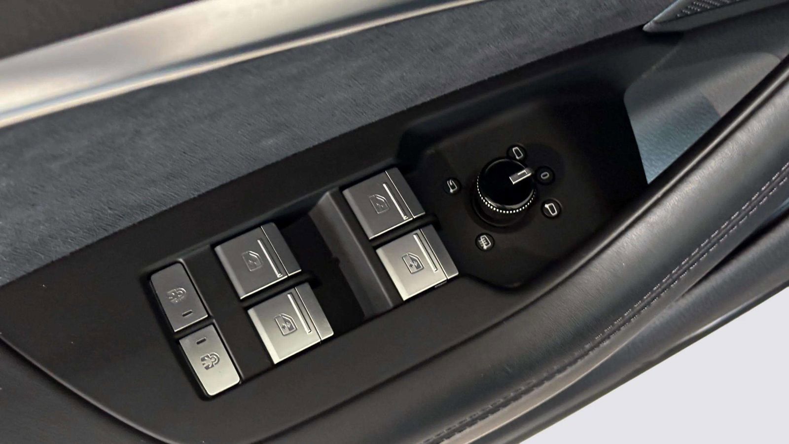 Used 2023 Audi RS 6 w/ Carbon Optic Package image 27