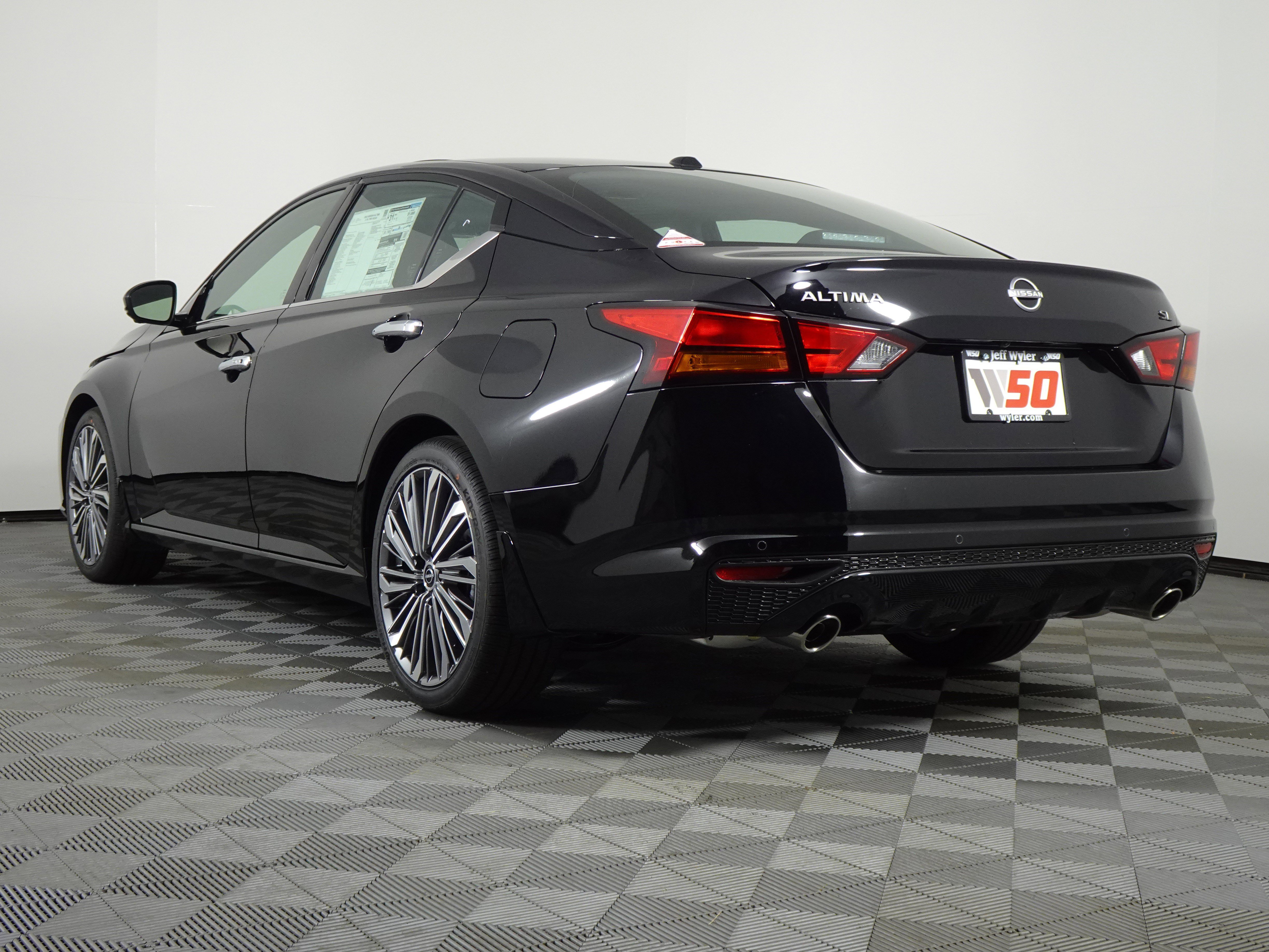 Used 2025 Nissan Altima 2.5 SL image 16