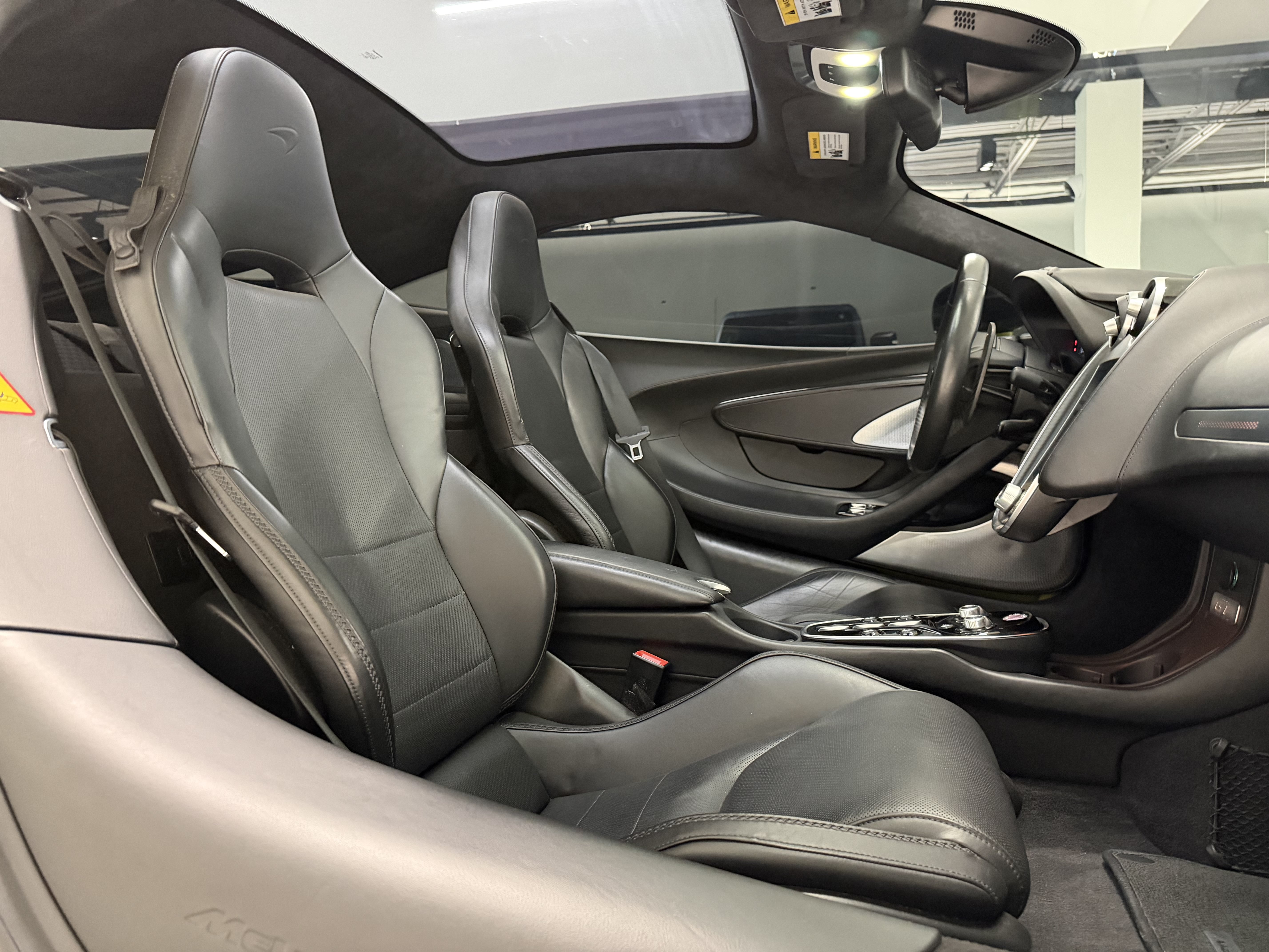 Used 2023 McLaren GT RWD image 15