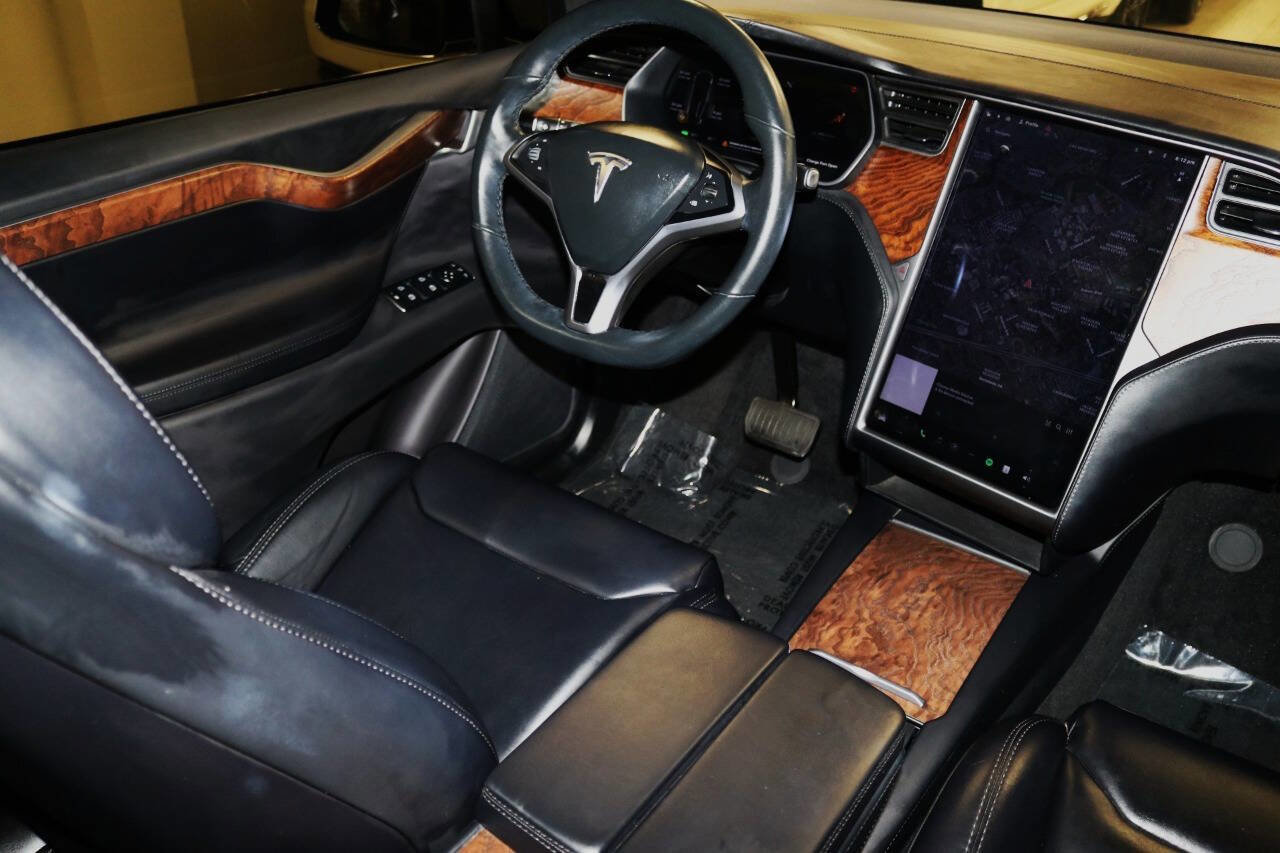 Used 2020 Tesla Model X image 20