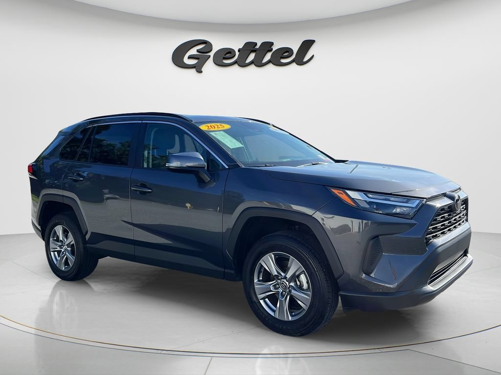 Used 2025 Toyota RAV4 XLE w/ Convenience Package FWD image 3