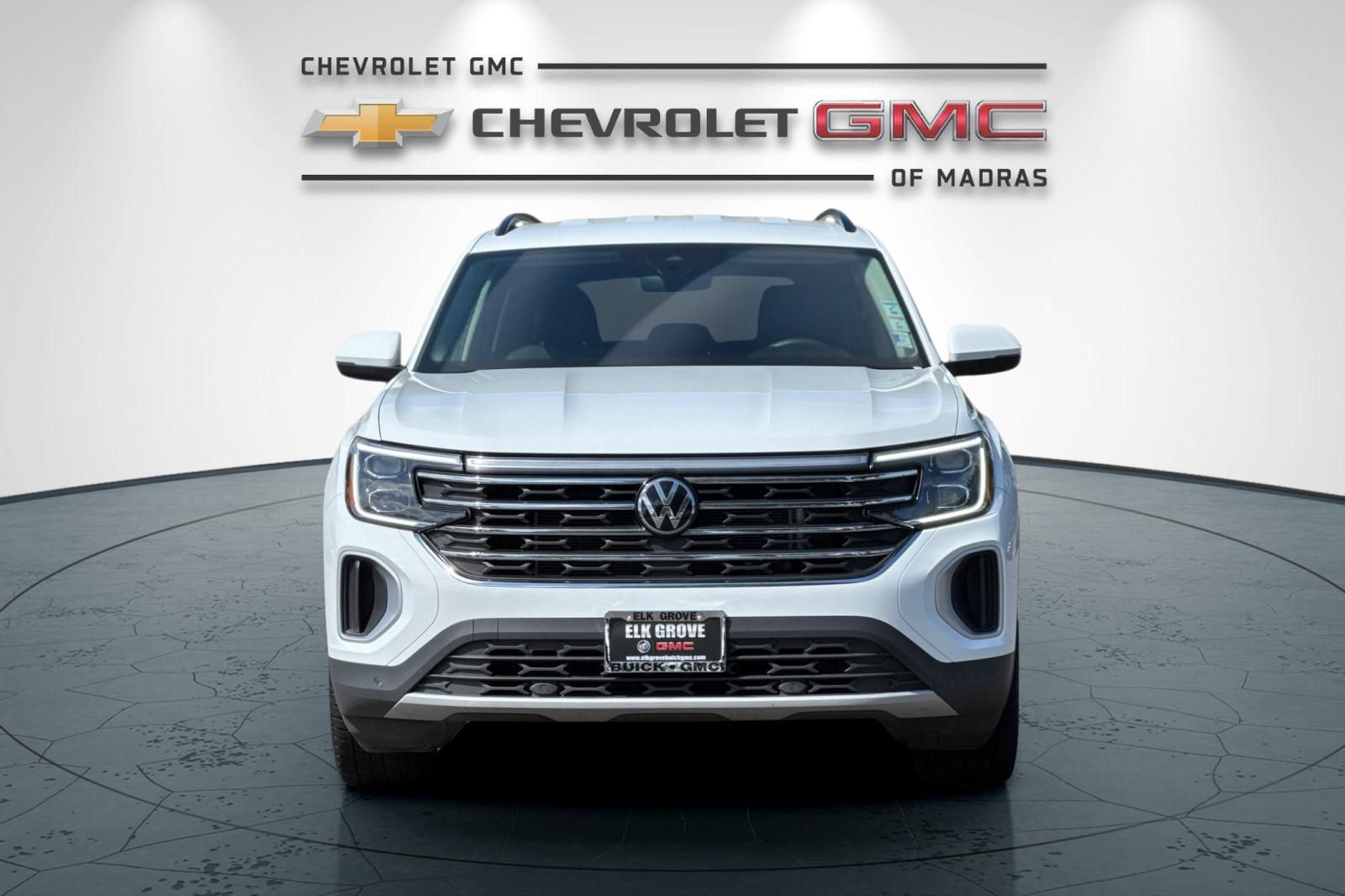 Used 2024 Volkswagen Atlas SE AWD/4WD image 8