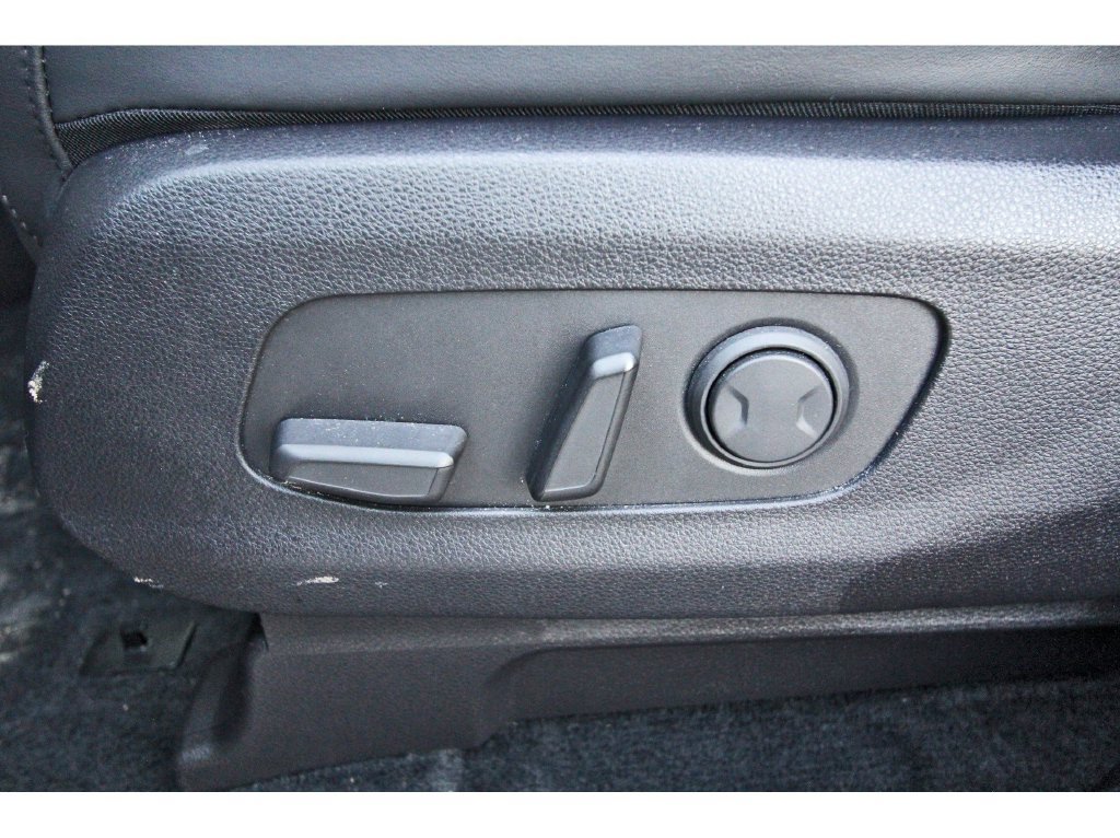 Used 2022 Kia Carnival EX FWD image 32