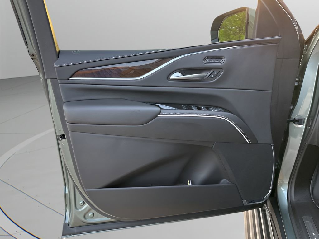 Used 2024 Cadillac Escalade Sport Platinum w/ LPO, ONYX Package image 27