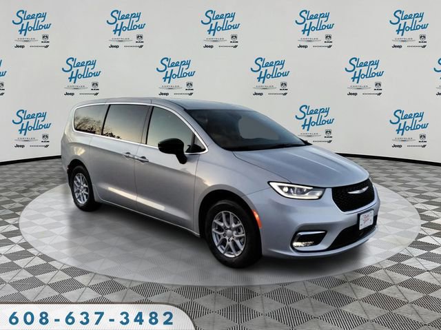 New 2026 Chrysler Pacifica Select FWD image 3