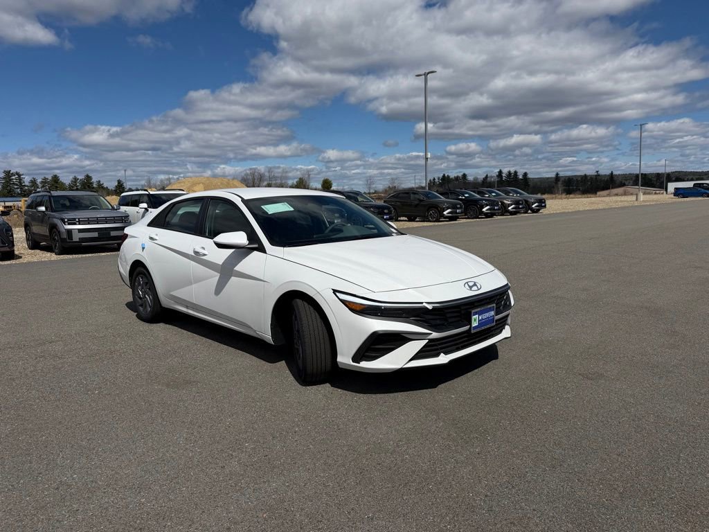 New 2026 Hyundai Elantra Hybrid FWD image 8