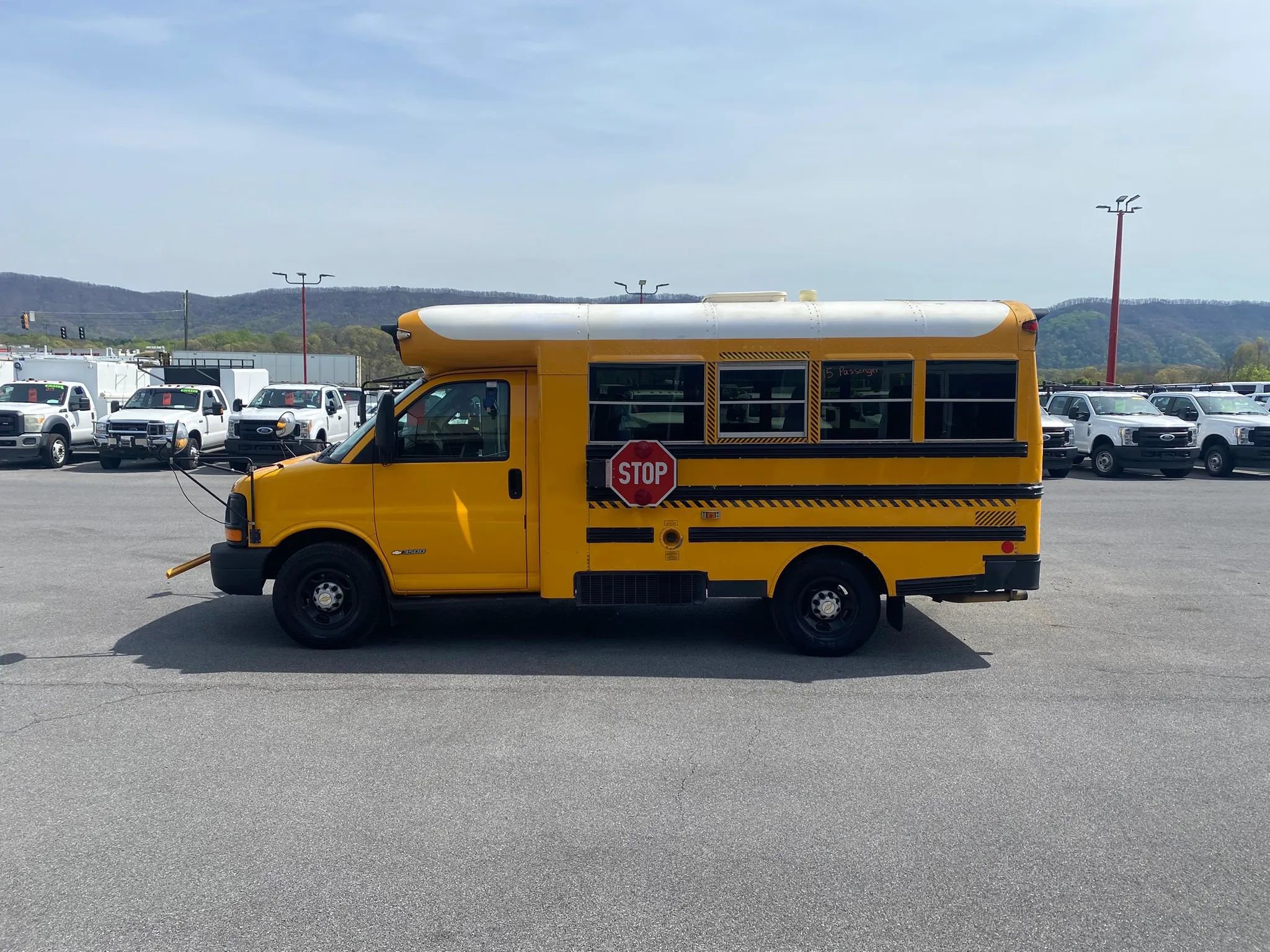 Used 2005 Chevrolet Express 3500 w/ School Bus Package image 5